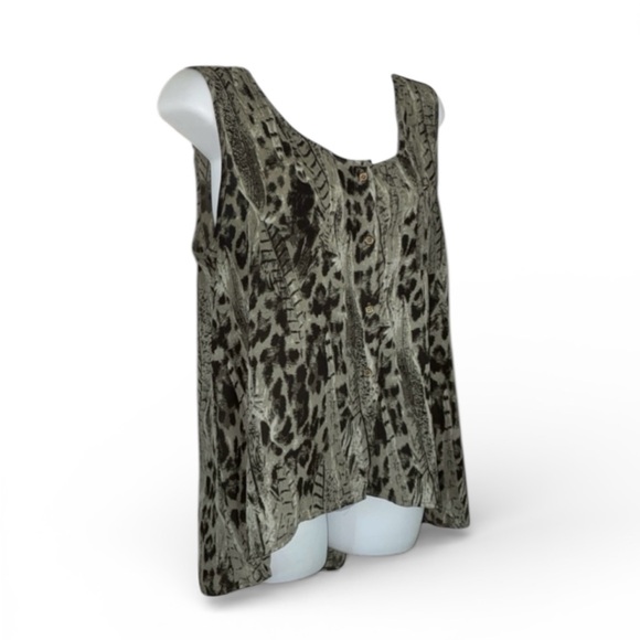 edge Tops - EDGE leopard print Blouse, sage green/black, sleeveless, button front. L EUC